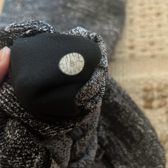 Lululemon Wunder Under Cropped Leggings - Picture 4 of 5